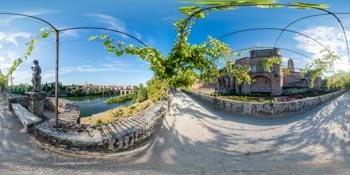 Le jardin de la Berbie à Albi en 360°