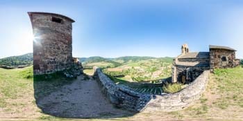 Le château de Saint Ilpize en 360°